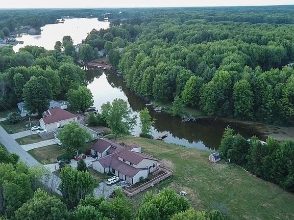 3rd image of 1477 Belvista Ct