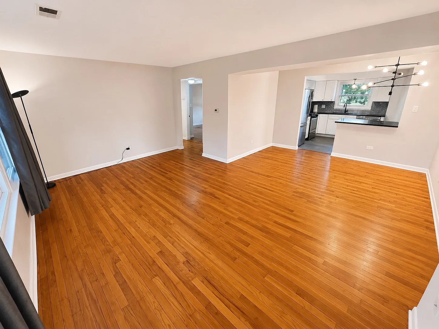 2 bed, 1000 sqft, $1,950 — Photo 4