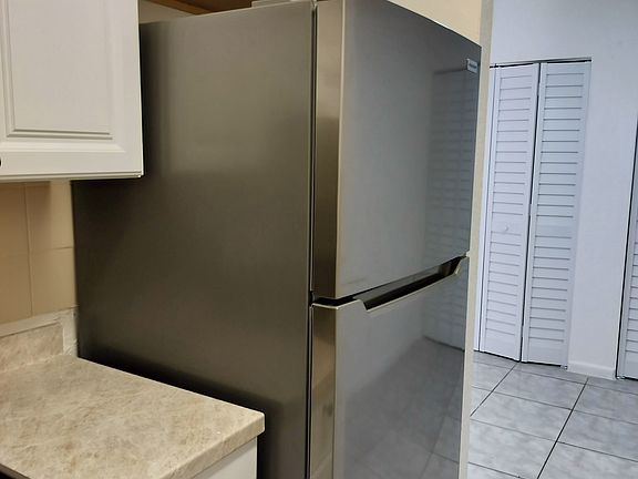 3rd image of 3363 Davie Blvd #102