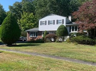 38 Parkway Dr S, Orangeburg, NY 10962