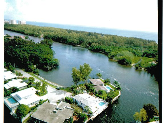 View of Spanish River Park 