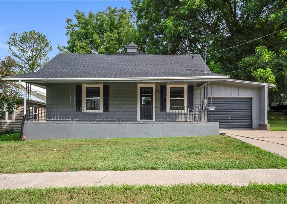 1024 Chestnut St, Osawatomie, KS 66064 Zillow