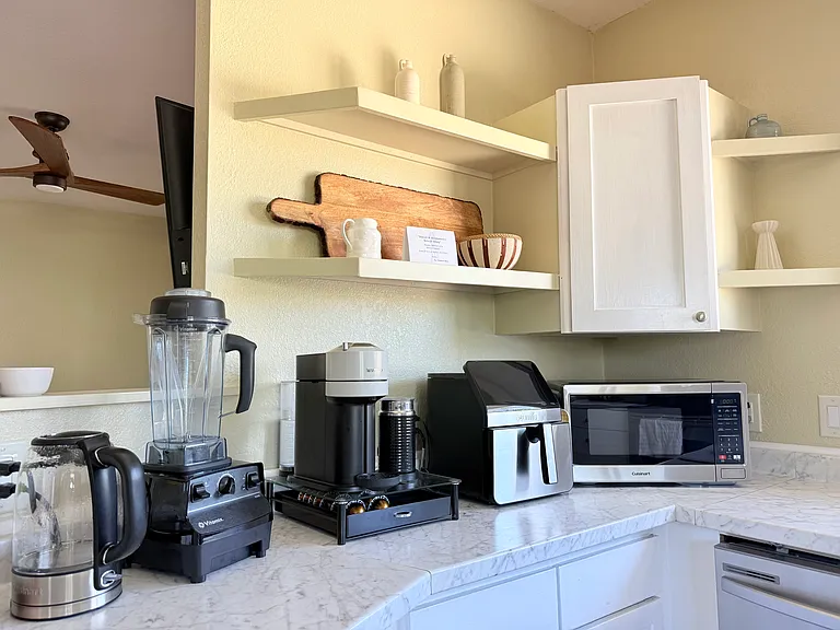Well-equipped kitchen