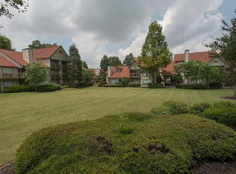 Welcome to Woods of Post House Apartments in Jackson, TN!