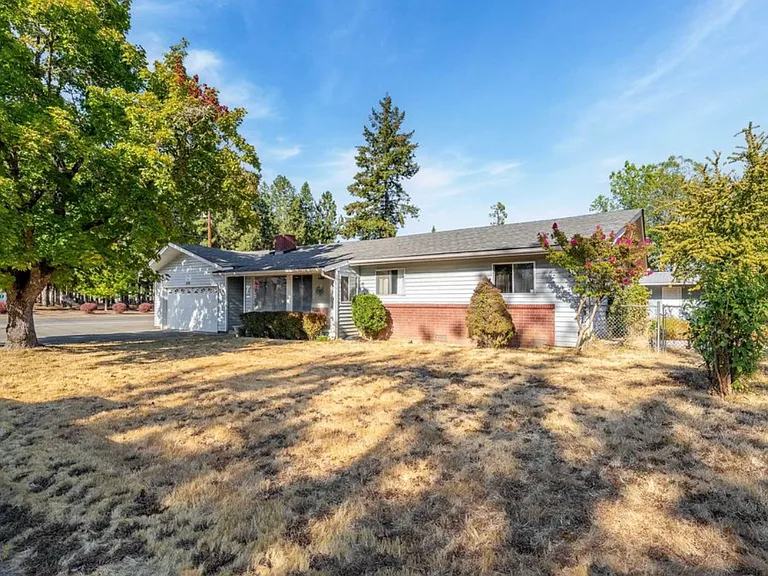 905 SE Fern St — Photo 3