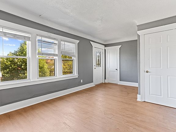 4th image of 2045 Clements St #2