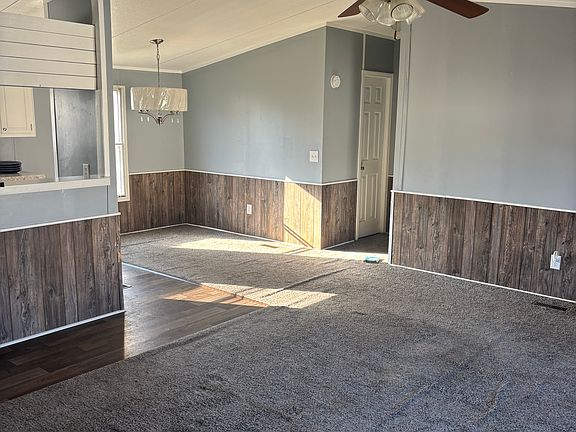 3rd image of 2550 E Shotwell St #28