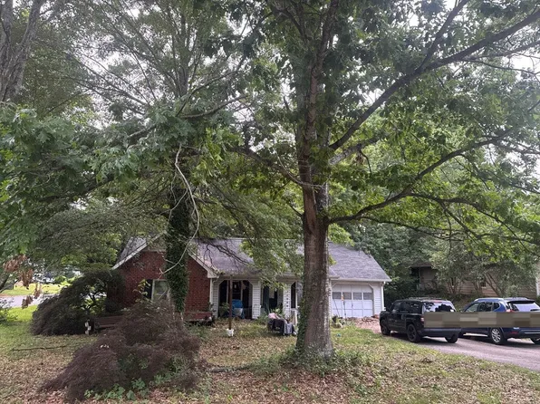 1231 Daniel Ln, Lawrenceville, GA 30046