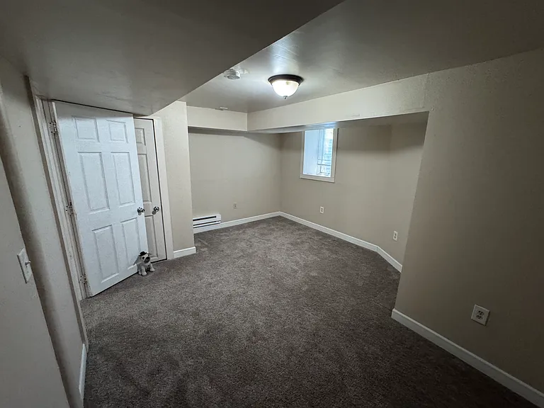 403 Queen Ave N #1 — Photo 22