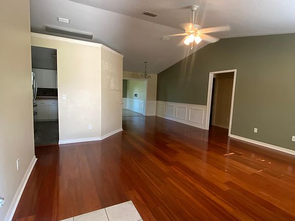 2nd image of 4109 NE 18th Ter
