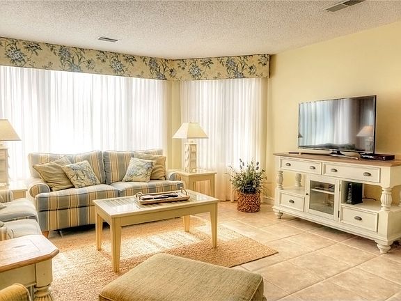4th image of 2358/2360 Boxwood Ln #2358