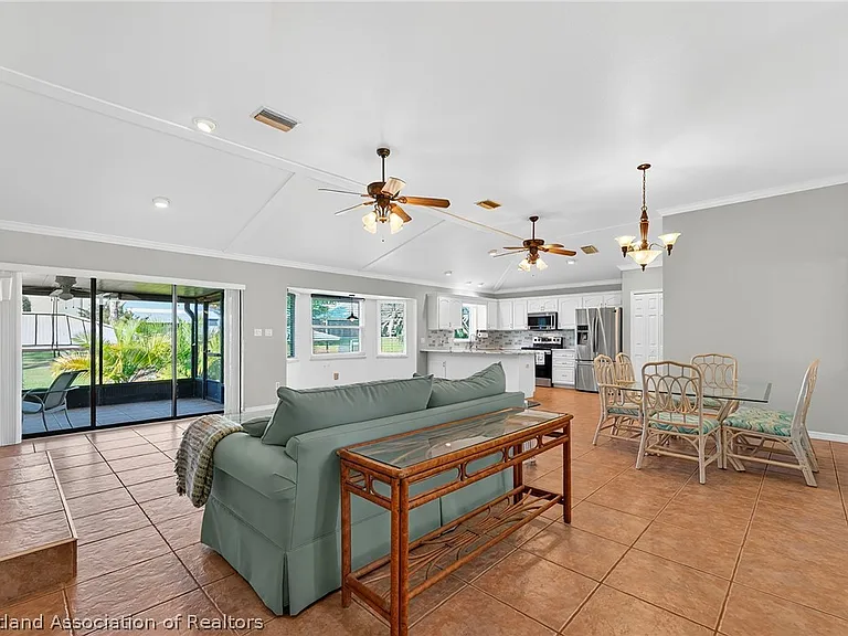 105 Fern Ct — Photo 32