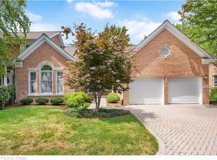 12 E Old Mill Ln, Burr Ridge, IL 60527