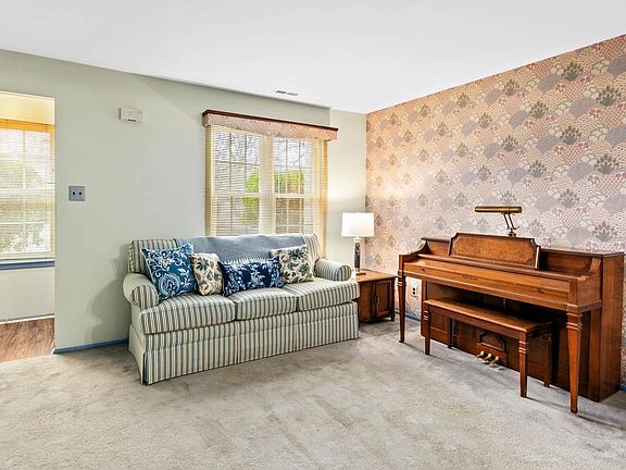 3rd image of 356 Aldeberan Dr