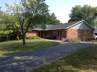 8 Towne Hall Estates Dr, Belleville, IL 62223