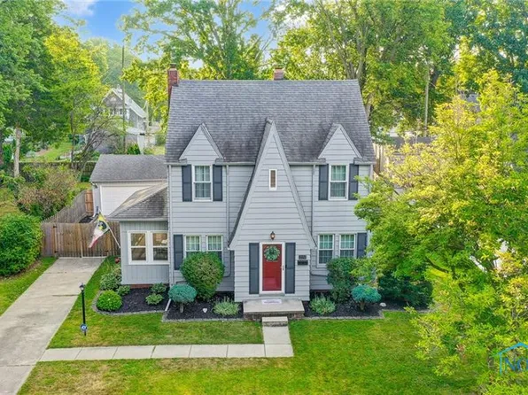 2151 Castlewood Dr, Toledo, OH 43613