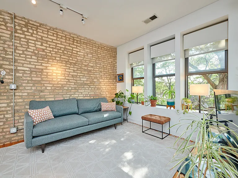 843 N Washtenaw Ave #3 — Photo 5