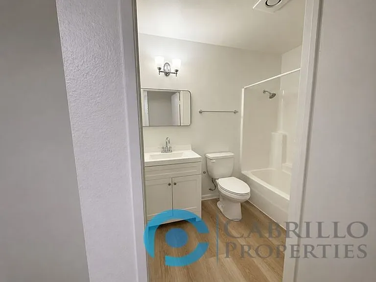 4825 70th St #4 — Photo 11