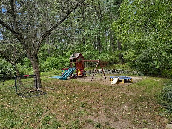 5th image of 57 High Ridge Rd