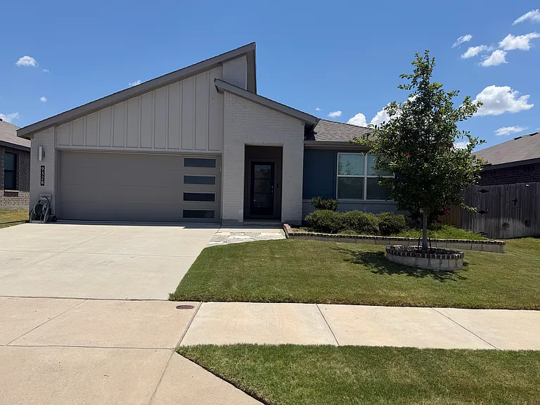 9328 Herringbone Dr — Photo 1