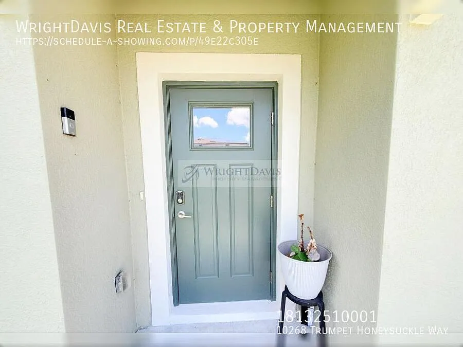 Inviting 3/2 Townhome In Lagoon Community — Photo 4