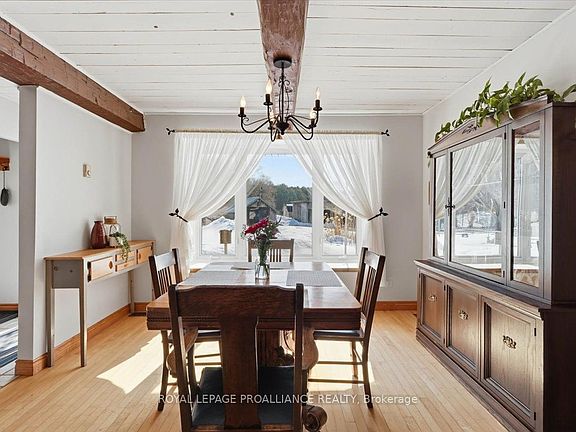 3rd image of 465 Countryman Rd