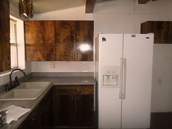 5th image of 715 E Vista Dr