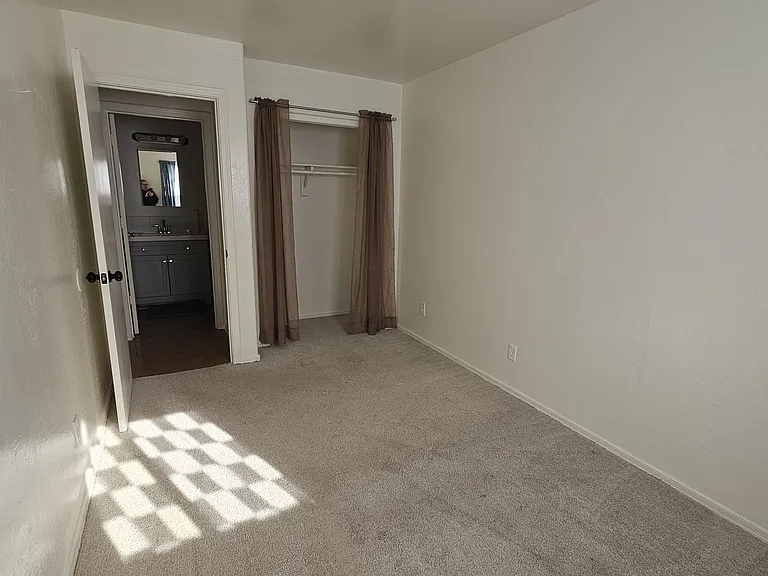 1221 S 11th Ave #2 — Photo 13