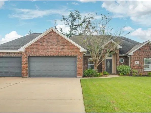 57 Red Maple Ct, Lake Jackson, TX 77566