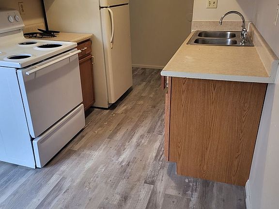 2nd image of 610 S Washington St APT 8