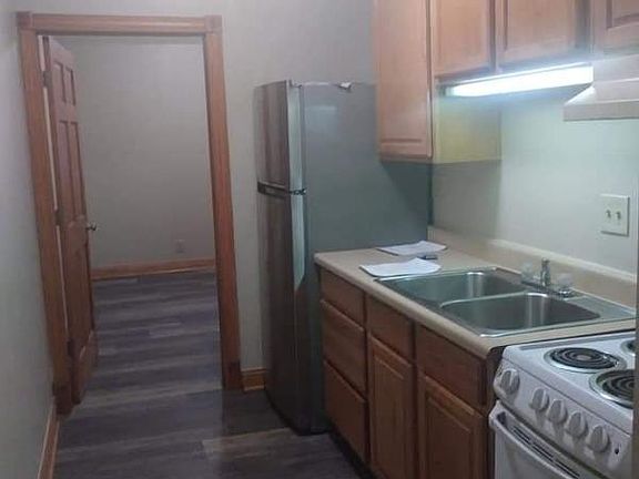 3rd image of 2501 W Kilbourn Ave