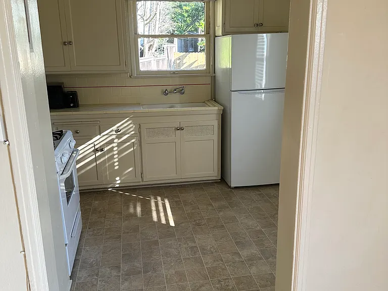 618 S Pacific Coast Hwy #B — Photo 12