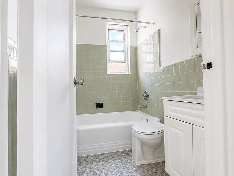 2566 Ocean Ave #C22 — Photo 8