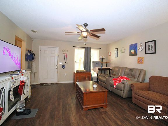 5th image of 22895 Monroe St