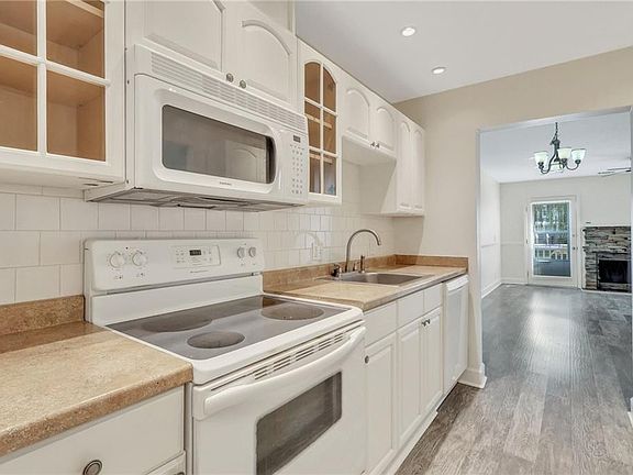 2nd image of 1000 Sea Island Rd #38