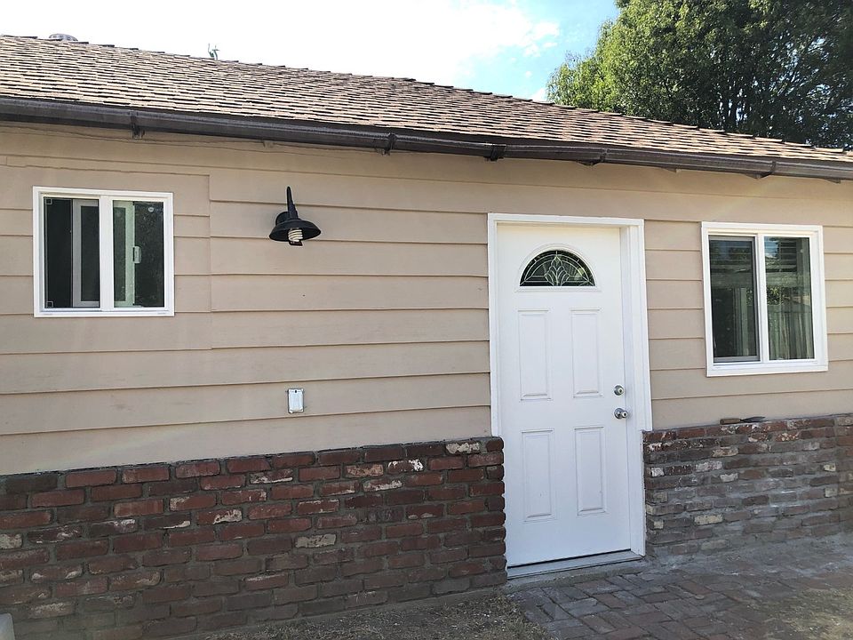 1st image of 9951 Howland Dr #B