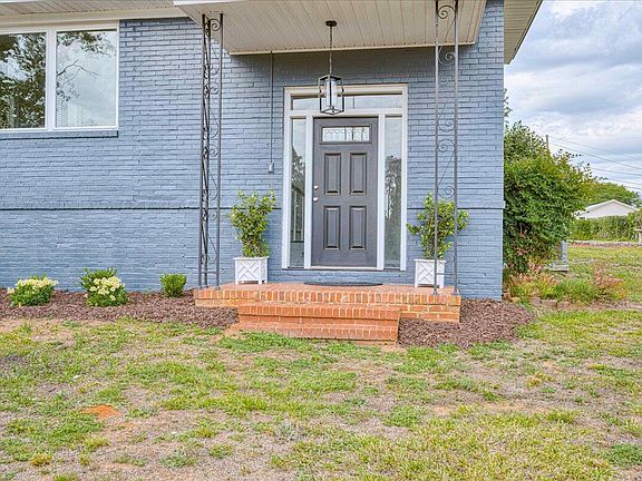 5th image of 2327 Woodbine Rd