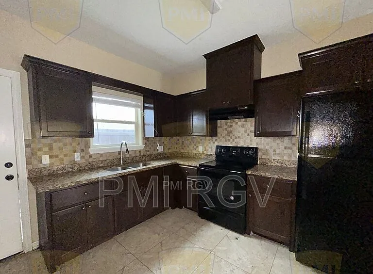 2601 E Garfield Ave #4 — Photo 3