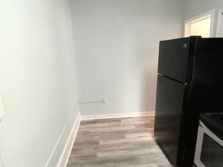 704 Cordova Dr #3 — Photo 3