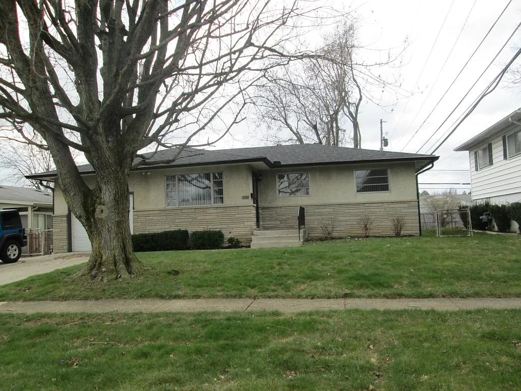 1369 Westphal Ave photo 1