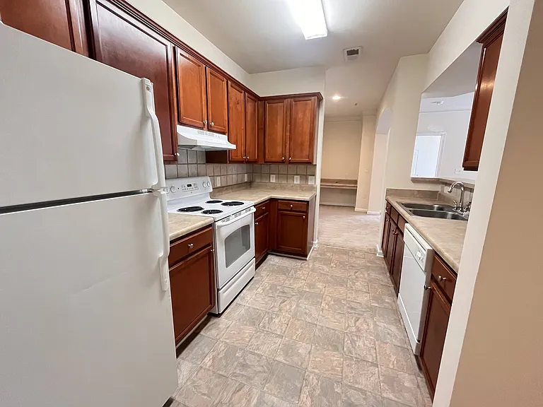 Wesley Kensington Apartments at Stonecrest — Photo 343
