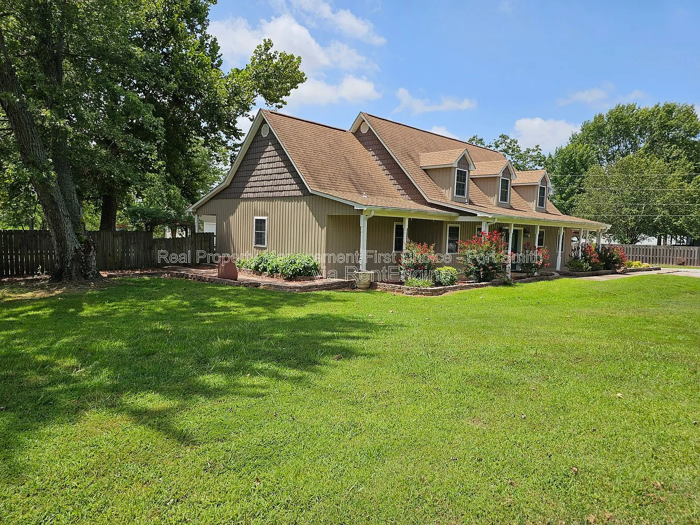 4 bed, 4.0 bath, 2972 sqft, $2,900 — Photo 3