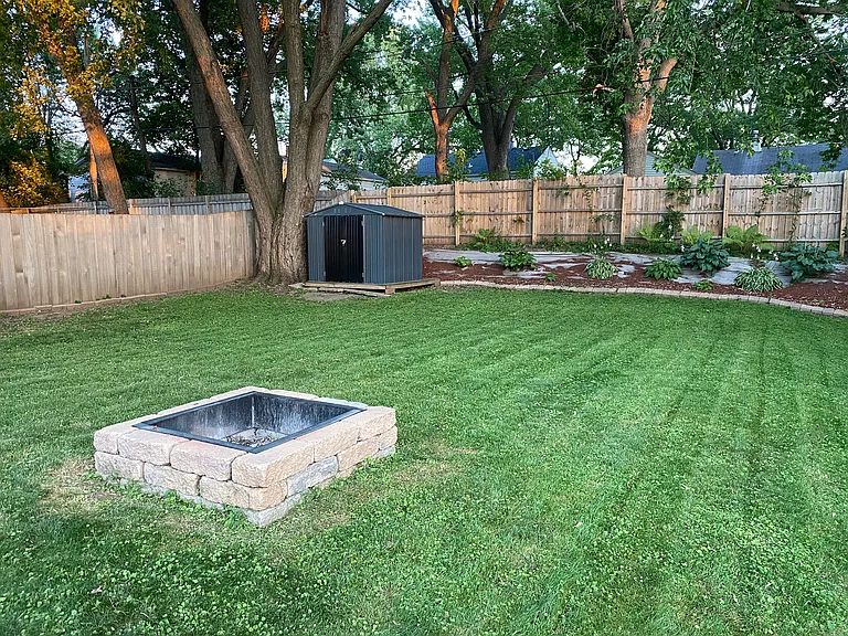2412 Cowern Pl E — Photo 26