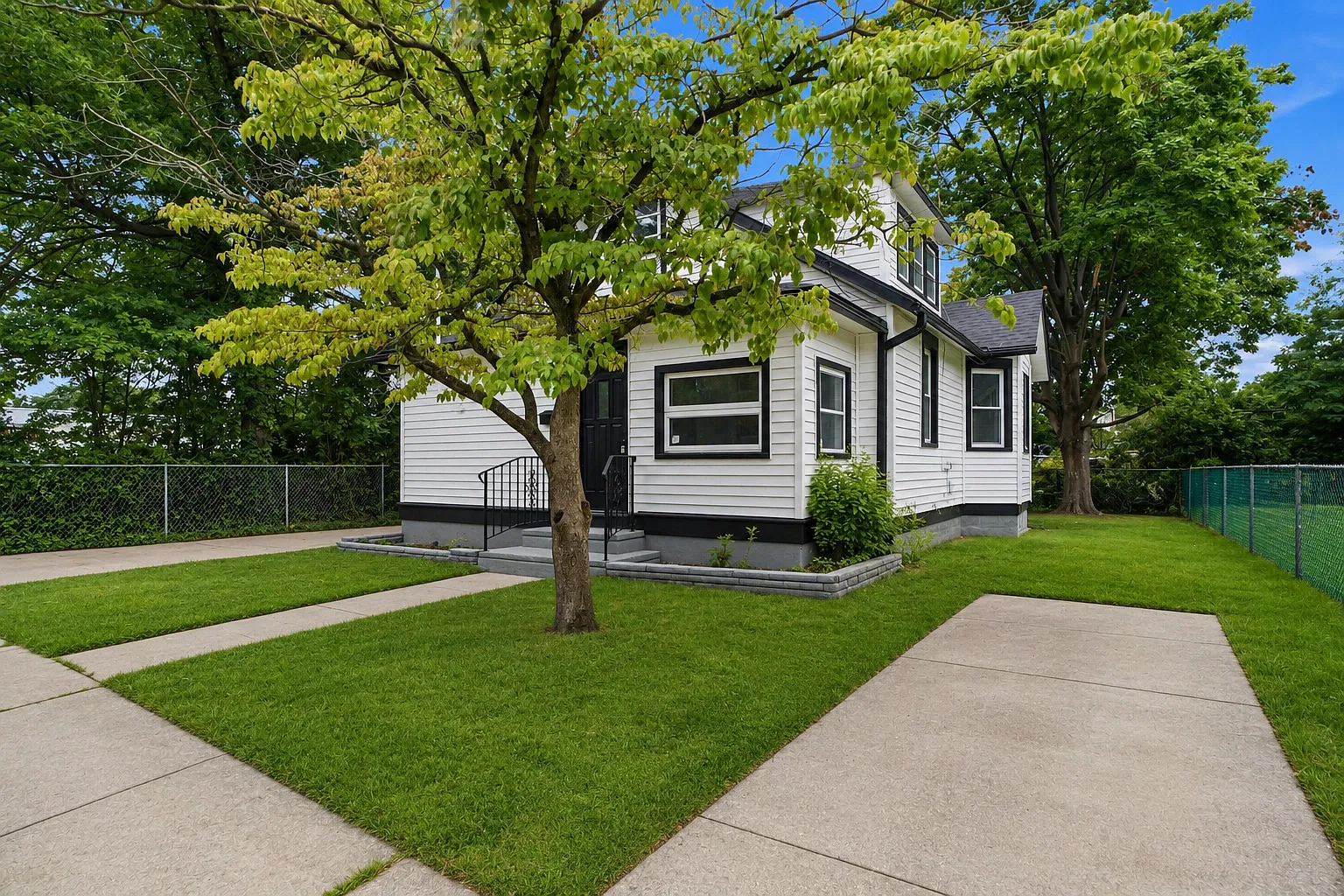 3 bed, 1.5 bath, 1443 sqft, $2,795 — Photo 1