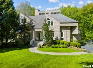 2 Sleepy Hollow Road, New Canaan, CT 06840