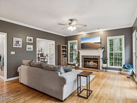 3rd image of 1247 Hearthstone Ln