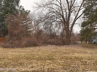3303 Sun Valley Dr, Saginaw, MI 48601