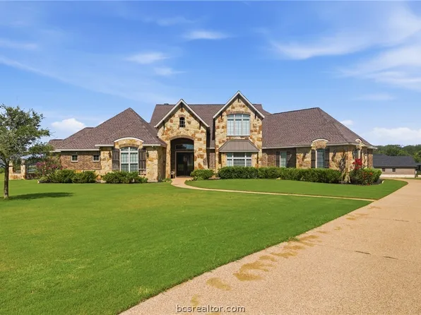7100 River Place Ct, College Station, TX 77845