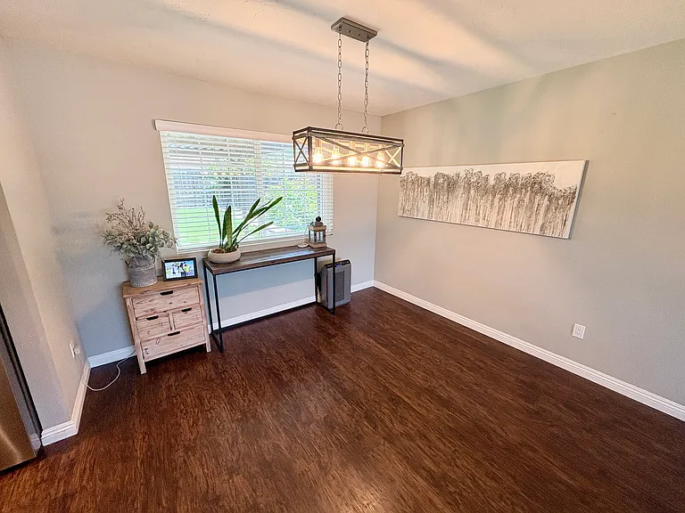 2035 Grove Ave — Photo 6