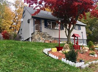 1130 Chopsey Hill Rd, Bridgeport, CT 06606